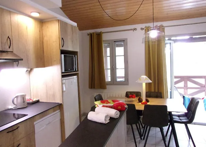 Charming With Balcony And Golf View Διαμέρισμα *