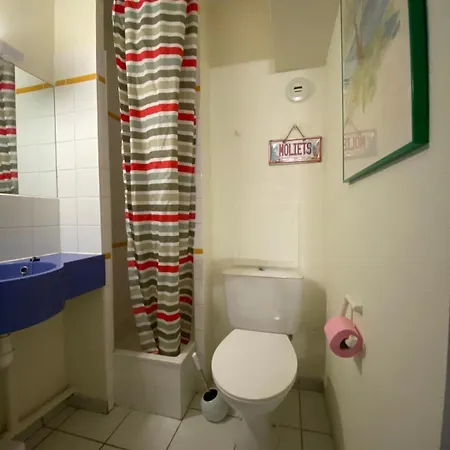 Charming With Balcony And Golf View