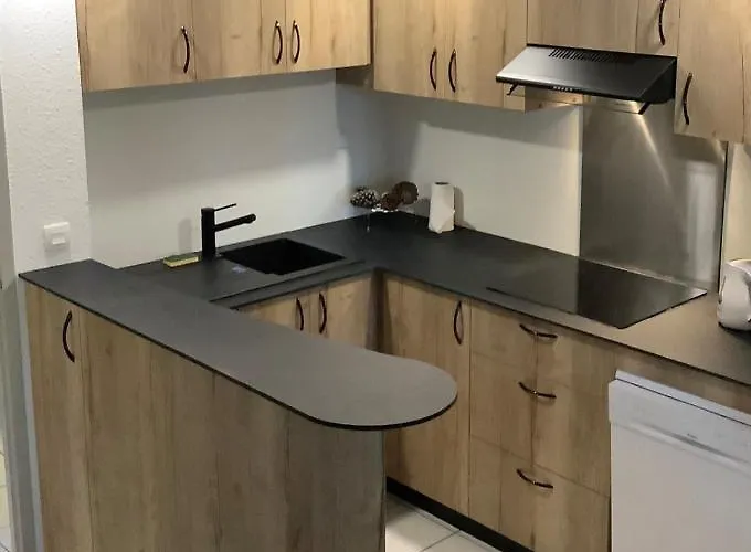 Charming With Balcony And Golf View * 몰리엣젯마