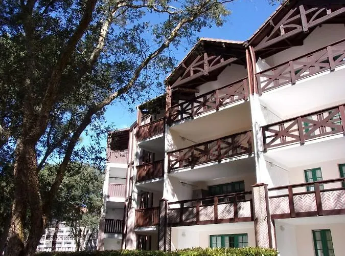 Charming With Balcony And Golf View